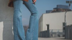 Der Herbst wird Denim – das sind die neuen Jeans-Trends